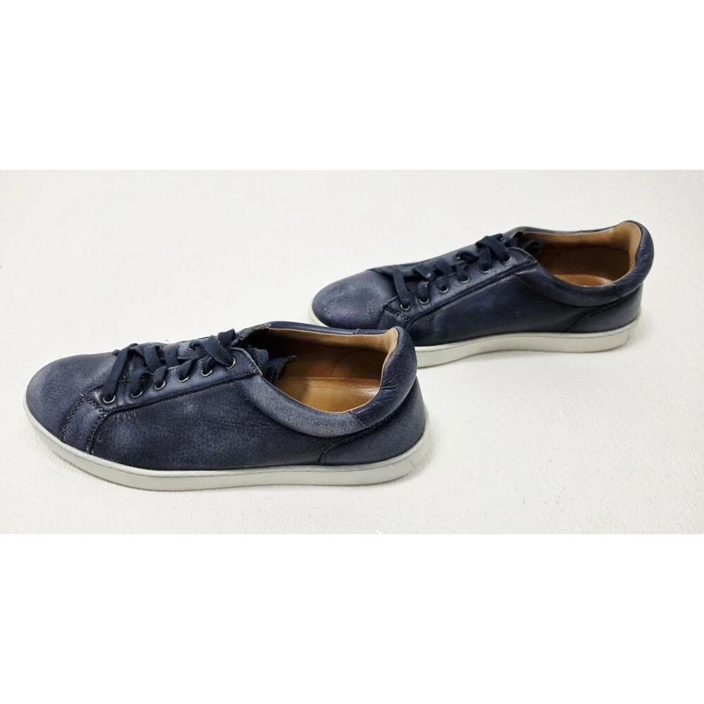 Magnanni Leve Navy Fashion Sneakers size 8.5 Broken In Leather